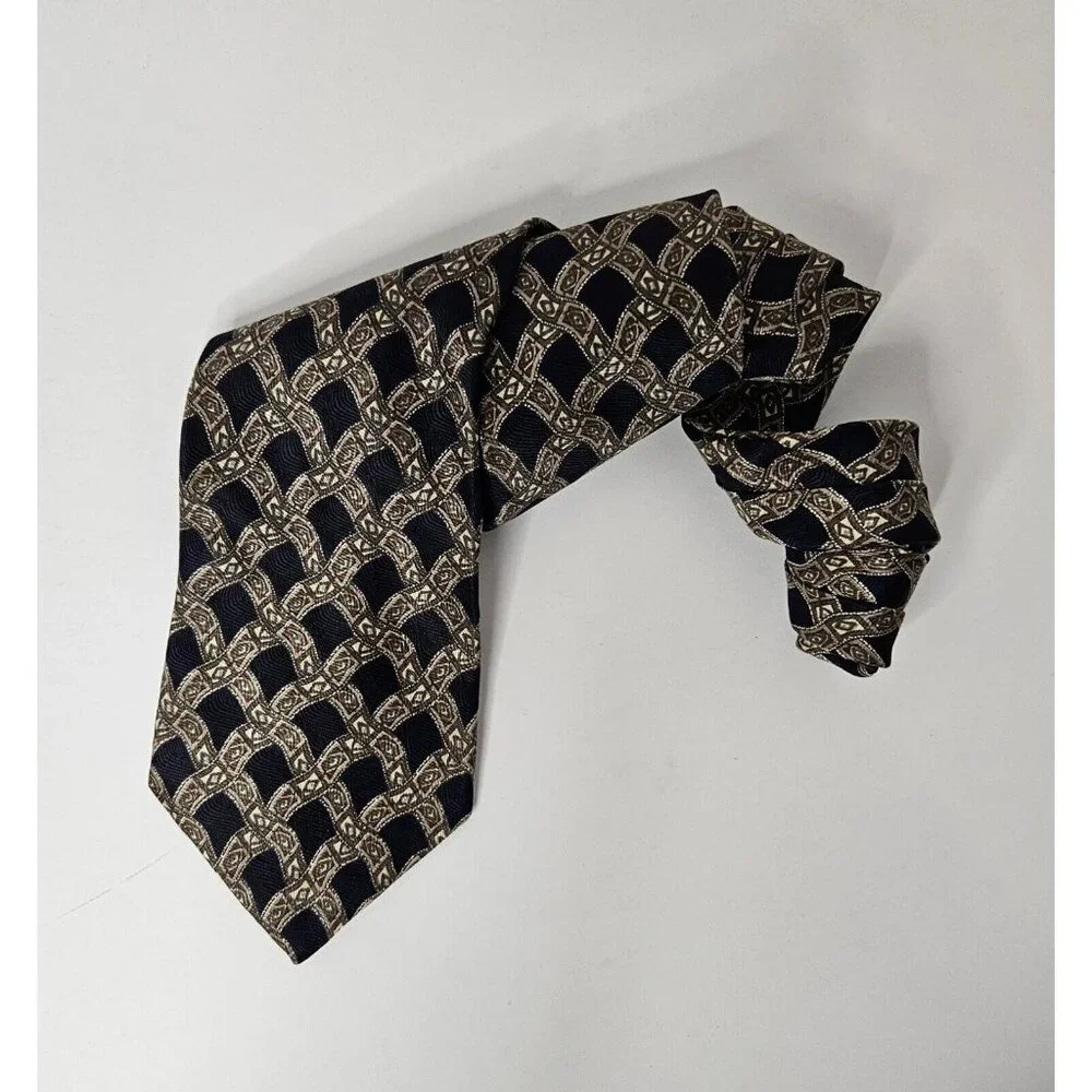 Geoffrey Beene 100% Silk Tie With Geometric Pattern Necktie 58 in x 4 in‎